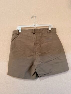 NOBULL Men's Tan Flat-Front Performance Golf Shorts 7in inseam